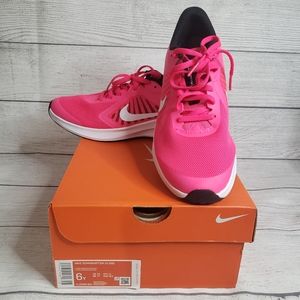 Nike Downshifter 10 (GS) Hyper Pink/White-Black 6Y CJ2C66-601 with box